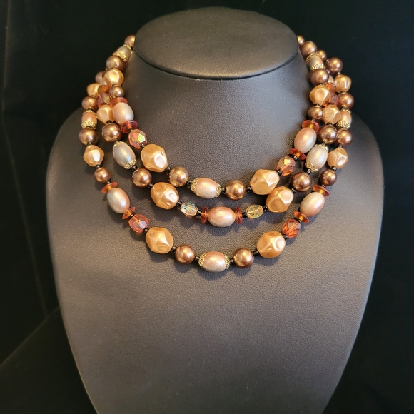 Vintage Faux Pearl Beaded Necklace - Picture 2 of 6